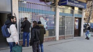 Kosovo's block on the Serbian currency raises alarm in the EU and US