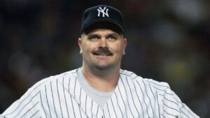 World Series champ David Wells rips VA official over WWII victory kiss photo controversy