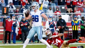 Former Cowboys tight end says team's facility is 'a zoo,' current team's 'focus is just football'