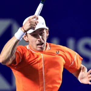 De Minaur tops Rudd, defends Mexican Open title