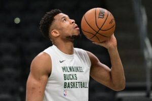 Giannis (Achilles tendinitis) out for just 3rd game